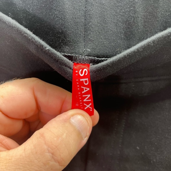 Spanx Black Capri Slacks Womens S Stretch Cute Comfy Work Teller Office 2272 - Picture 2 of 8